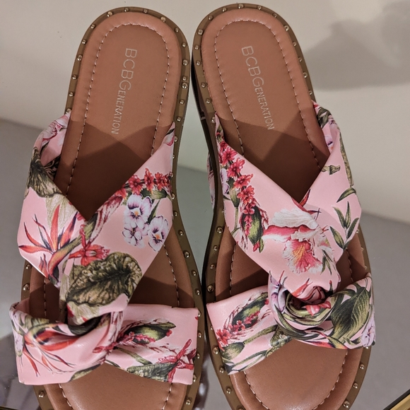 BCBG - Picture 2 of 3